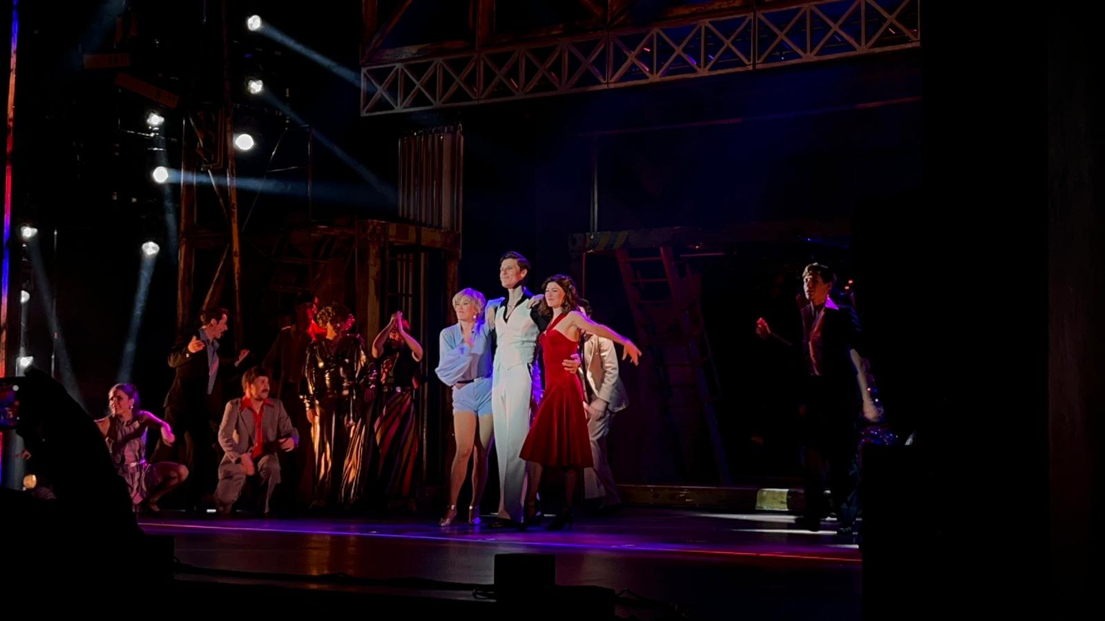 Saturday Night Fever – Funkelnde Disco-Nächte mit Gänsehautmomenten